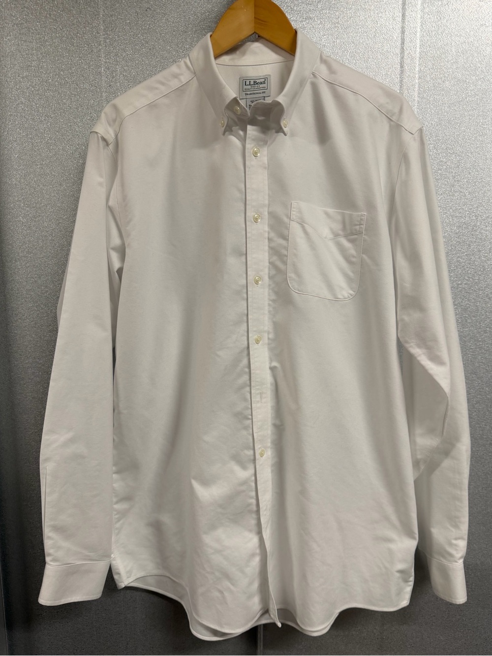 L.L. Bean White Button Down Shirt Traditional Fit Cotton 16.5 37